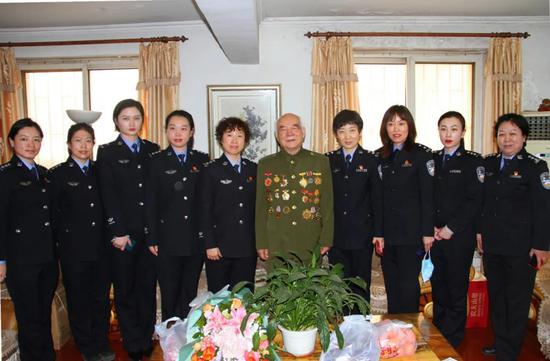  兰斯青年军异军突起创造队史最佳开局